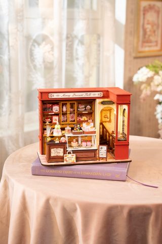 Miniature House DIY Kit: Honey Dessert Talk