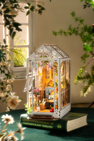 Booknook DIY Craft Kit: Garden House