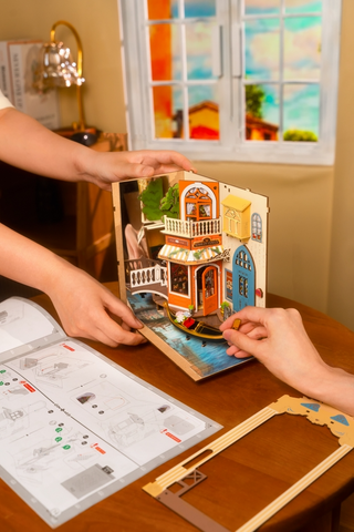 Booknook DIY Craft Kit: Romantic Venice