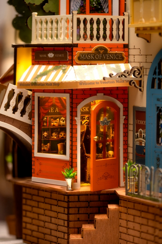 Booknook DIY Craft Kit: Romantic Venice